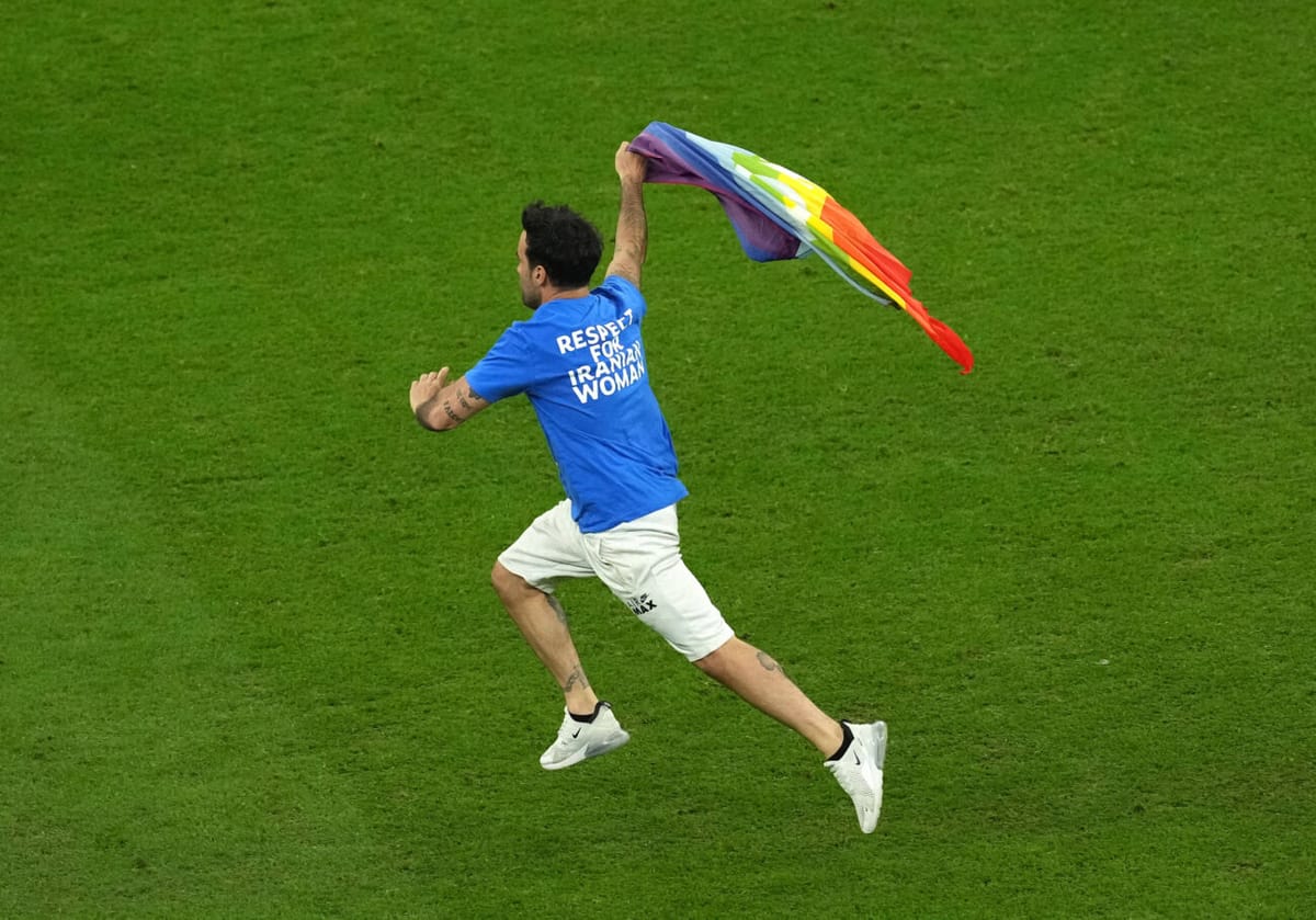 Wieder Regenbogen! Auch bei der WM 2026 prallen Welten aufeinander