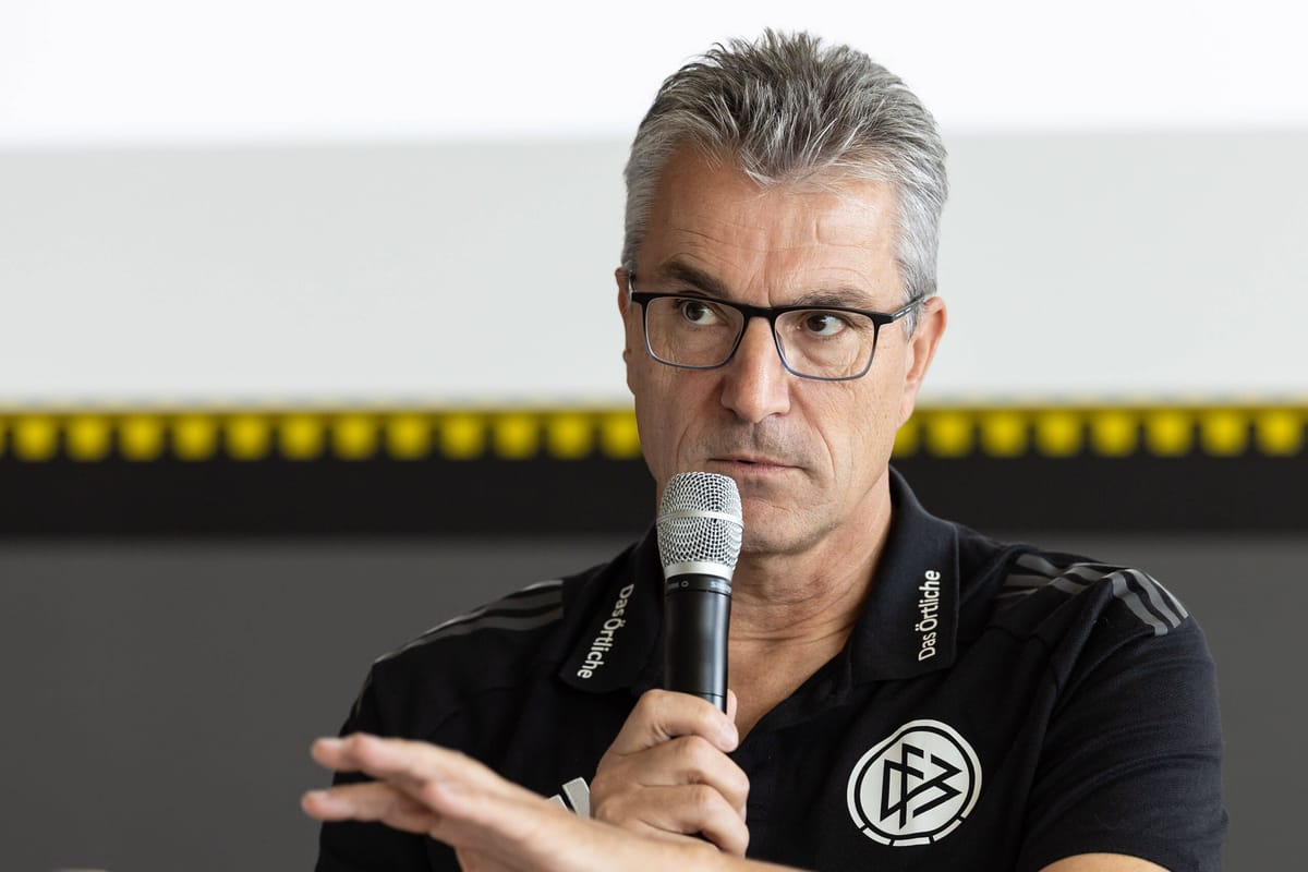 Schiri-Boss verteidigt Zentimeter-Regel – und verkennt, was dem Fußball schadet