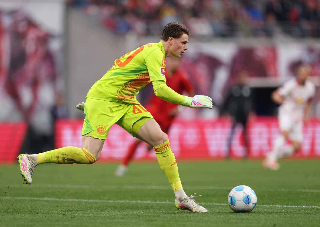 Doppelter Titel für Urbig: Ein Systemfehler im deutschen Fußball