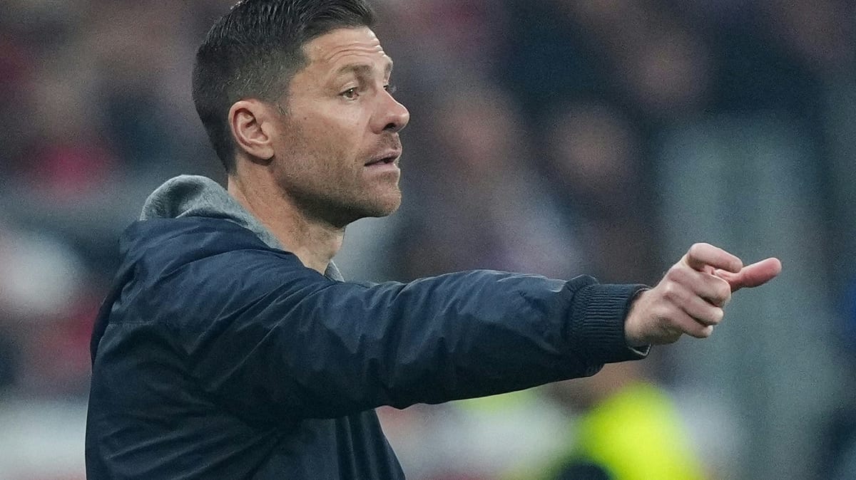 Jubilar Alonso deutet Rotation gegen Kiel an