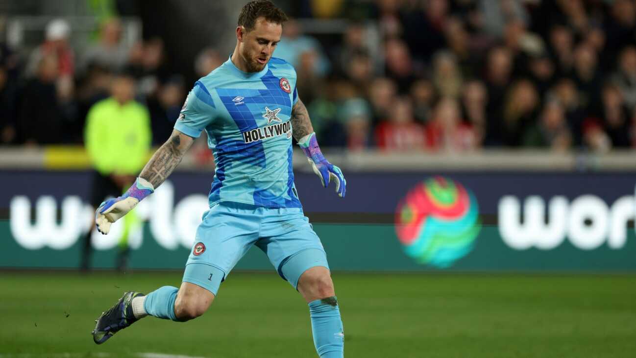 Herausforderer für Hradecky: Leverkusen holt Torhüter Flekken