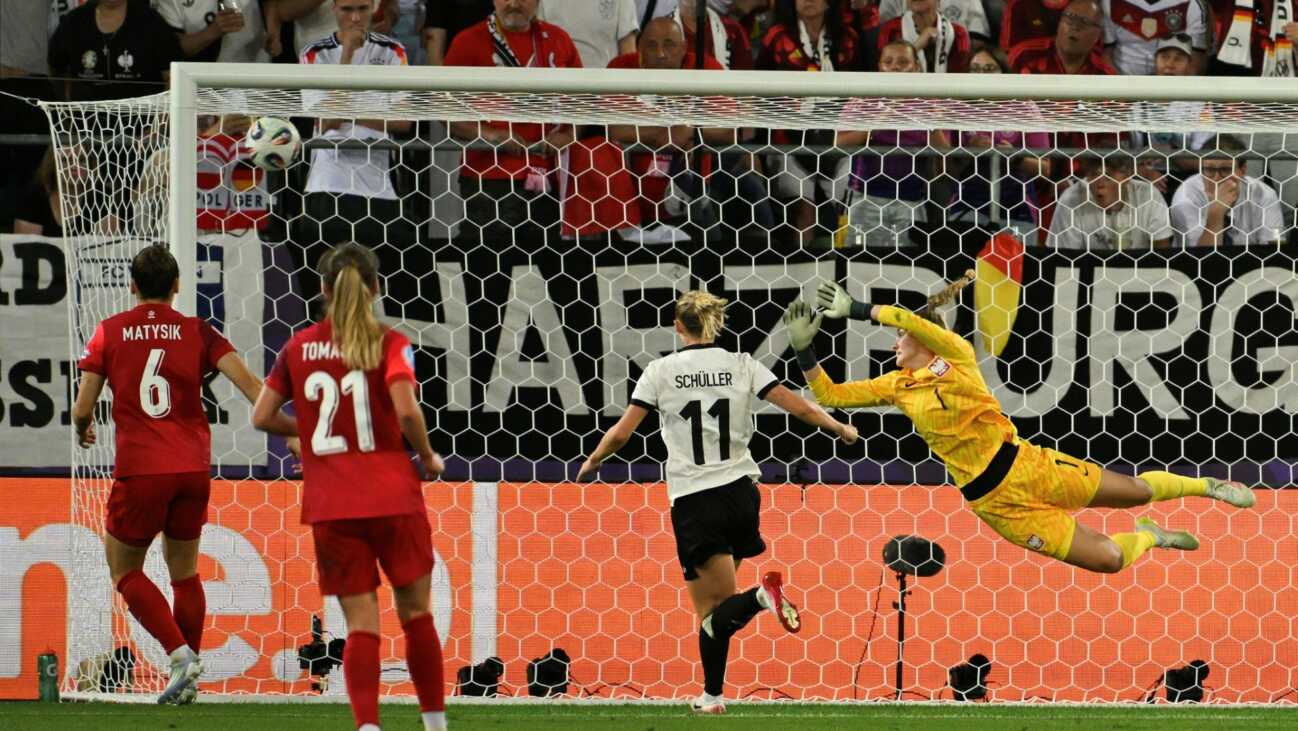 Jule Brand glänzt bei EM mit starkem Distanzschuss