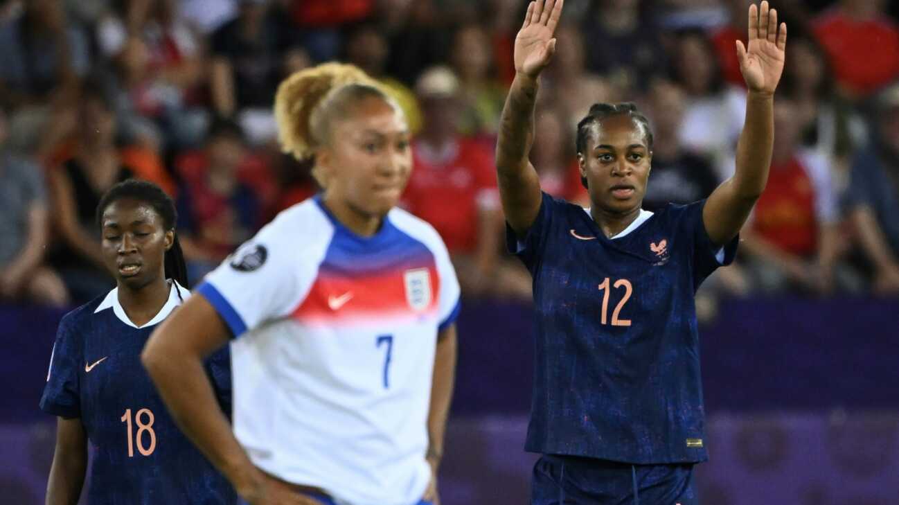 Frauen-EM: Titelverteidiger England verliert zum Auftakt