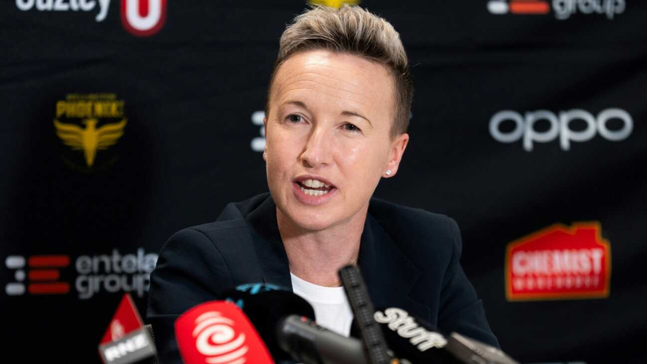 Nach Drohnen-Skandal: Trainerin Priestman hat neuen Job