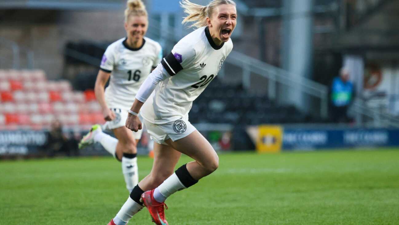 Nach Blitztor: DFB-Frauen holen Pflichtsieg in Schottland
