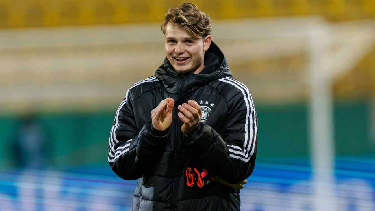 Medien: Bayern mit Köln über Urbig-Wechsel einig