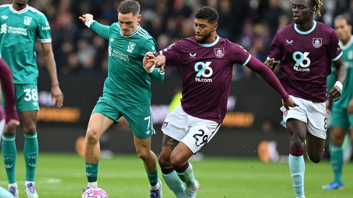 Glanzlos beim Aufsteiger: Liverpool siegt dank spätem Elfmeter