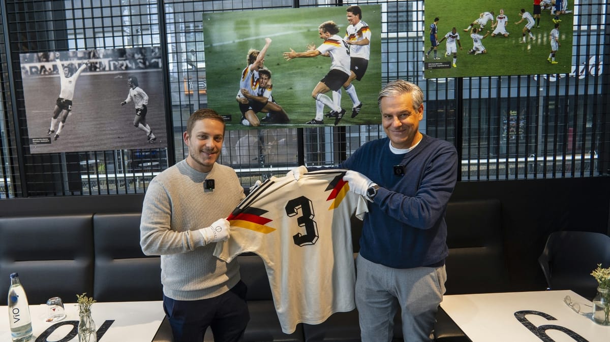 Fußballmuseum sichert sich Brehmes Finaltrikot von 1990
