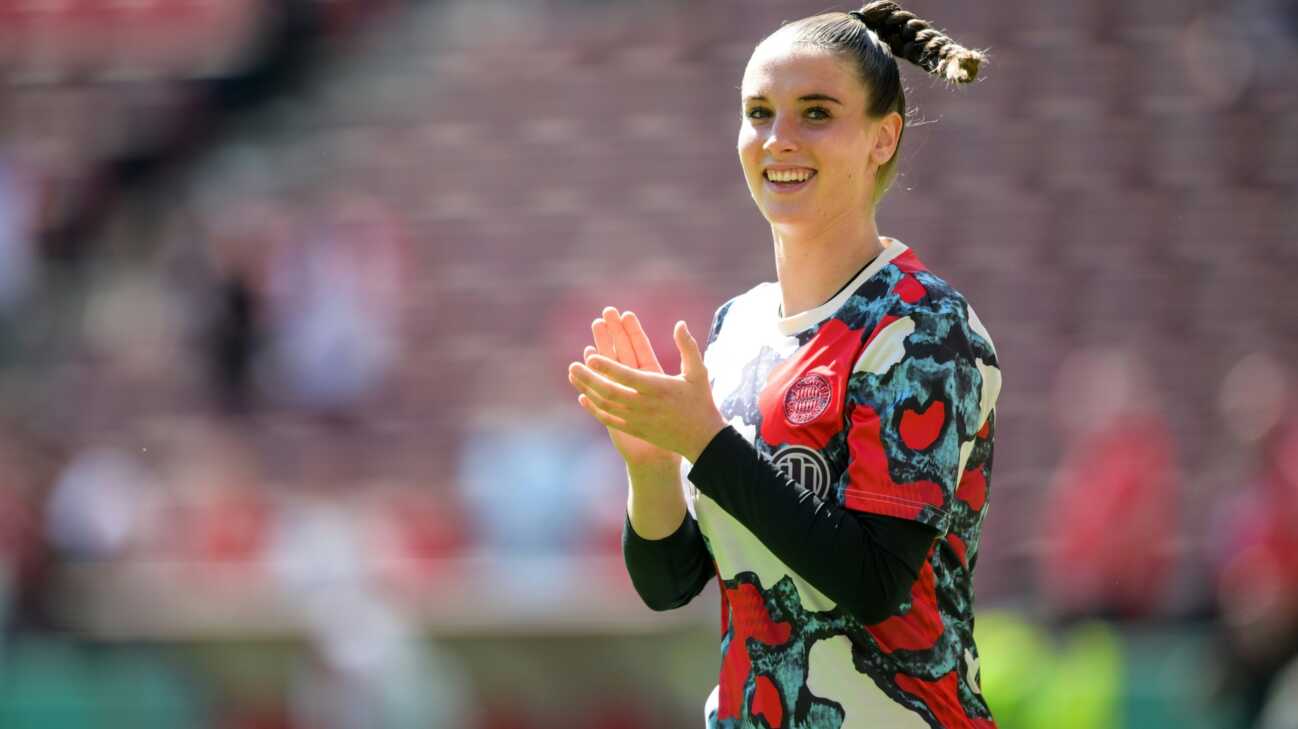 Mahmutovic im Bayern-Tor, Wirtz bei Bremen auf der Bank