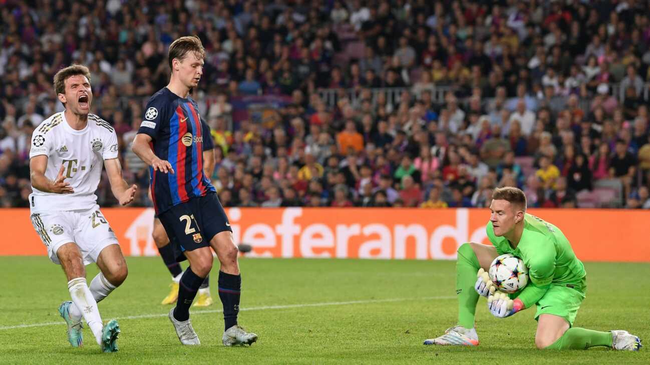 "Immer noch Kapitän": De Jong stellt sich hinter ter Stegen