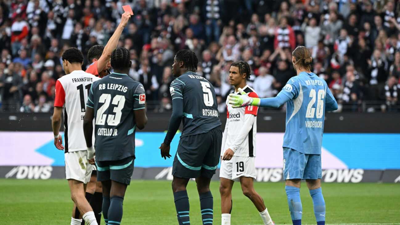 Ein Spiel Sperre: Leipzig ohne Bitshiabu gegen Bayern