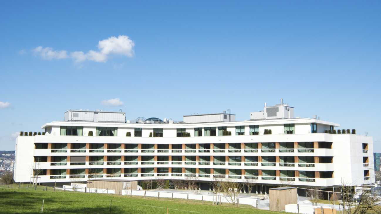 DFB-Frauen mit "hohen Erwartungen" in Zürich angekommen