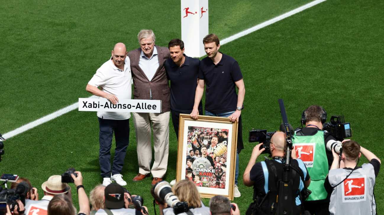 Bayer verabschiedet Erfolgscoach Alonso emotional