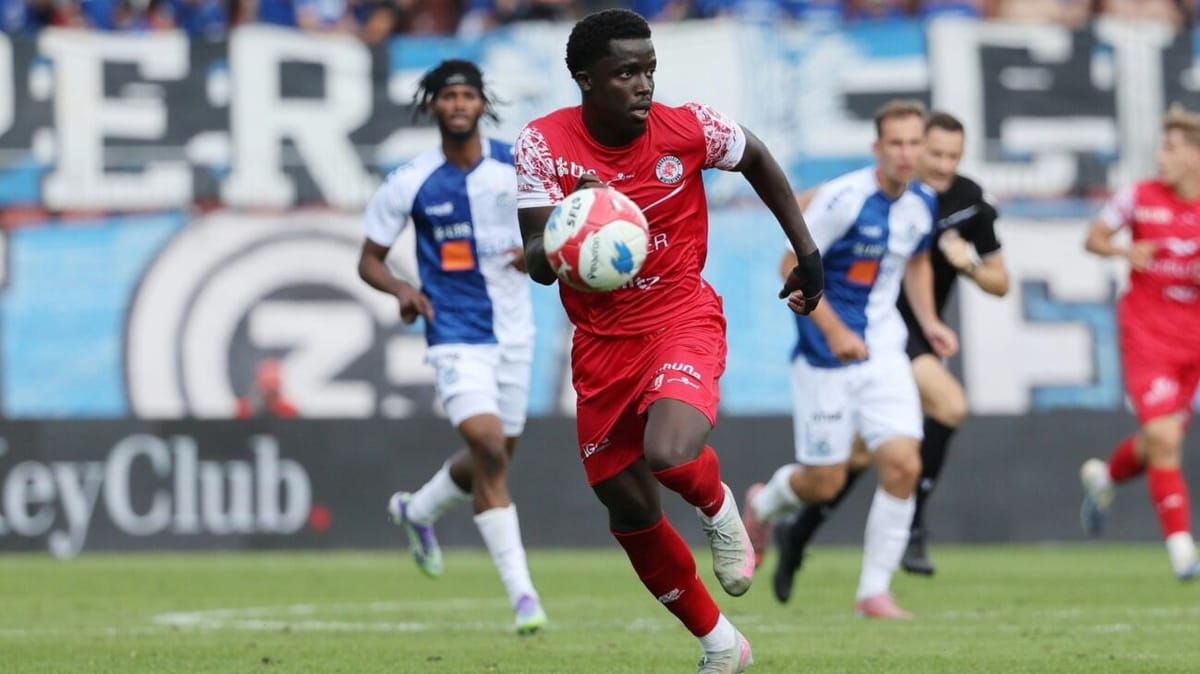 Schalke verpflichtet Stürmer Gomis