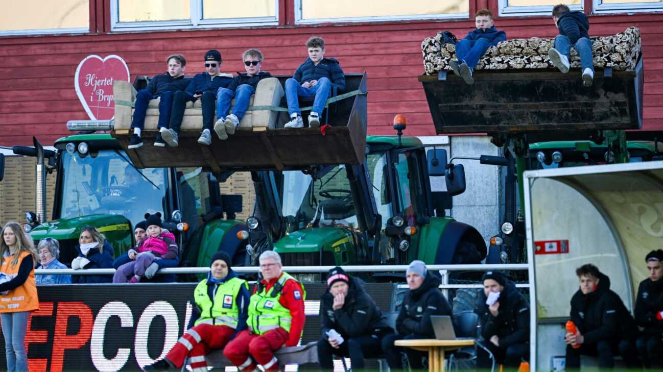 Mit Traktor-"Tribüne": Haaland-Klub gibt Erstliga-Comeback