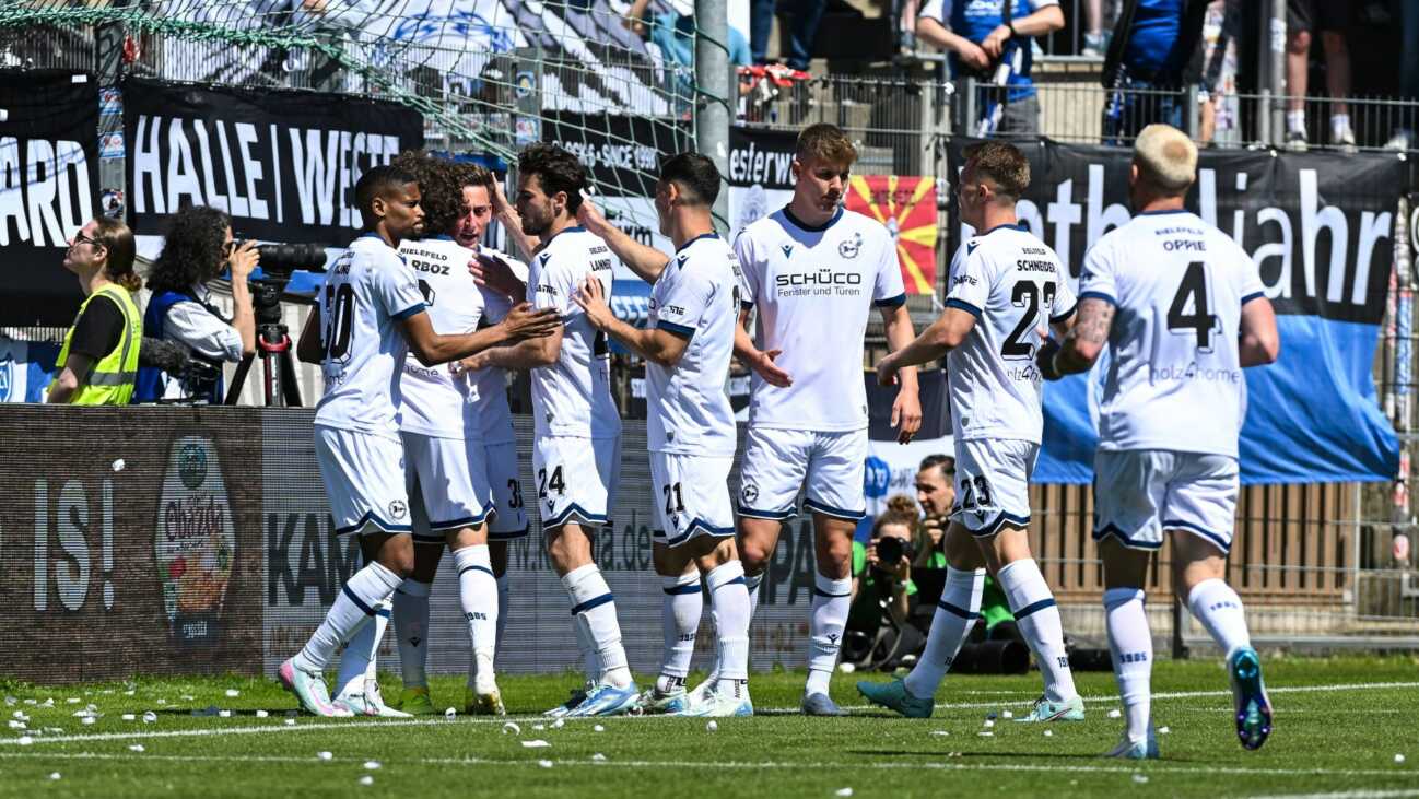 Party in Unterhaching: Aufsteiger Bielefeld an der Spitze