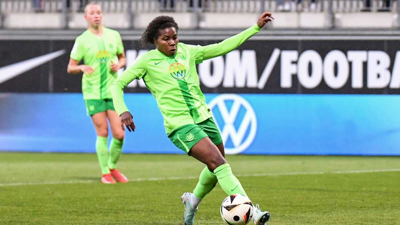 Viererpack von Beerensteyn: Wolfsburg bleibt an Frankfurt dran