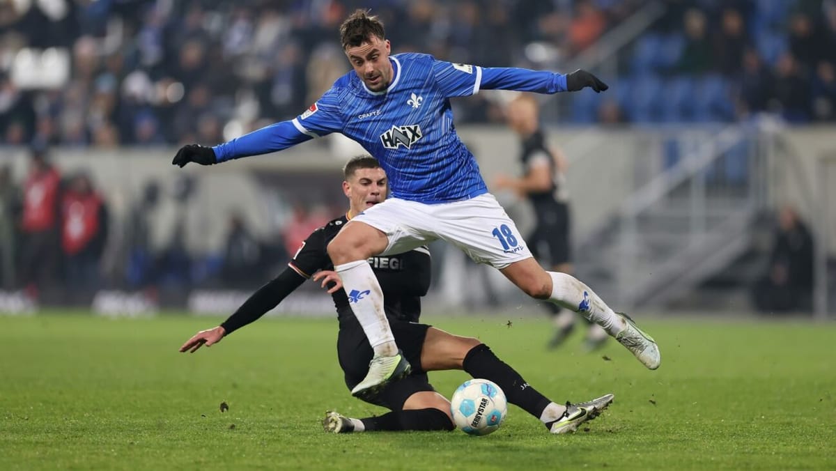 Karlsruhe holt Förster