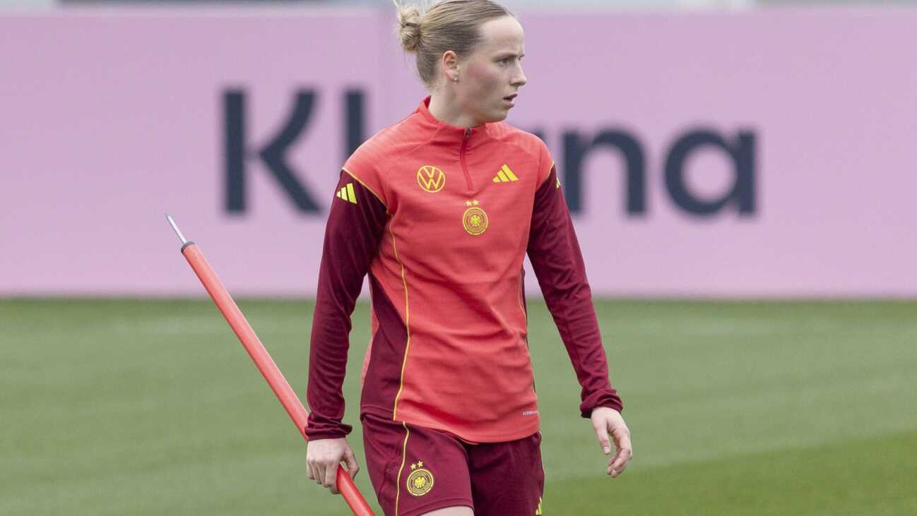 Unverhoffte Nominierung: "Abenteuer" für DFB-Debütantin Kett