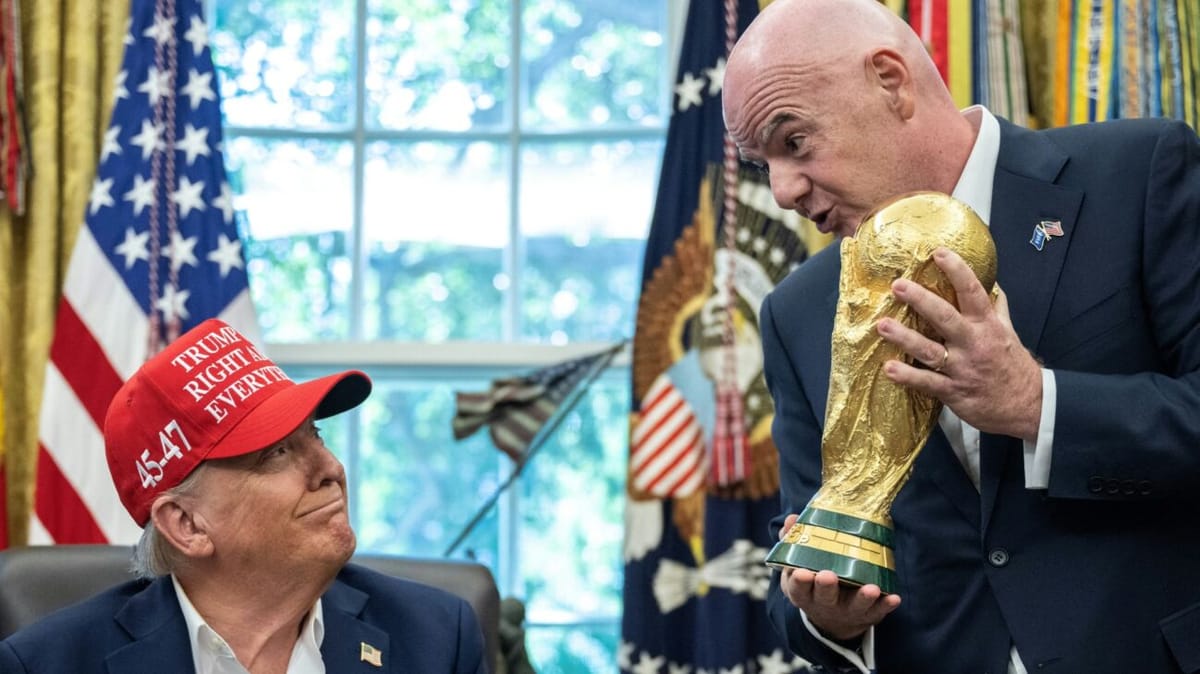 "Clownesk": Kritik an Infantino und dem FIFA-"Friedenspreis"