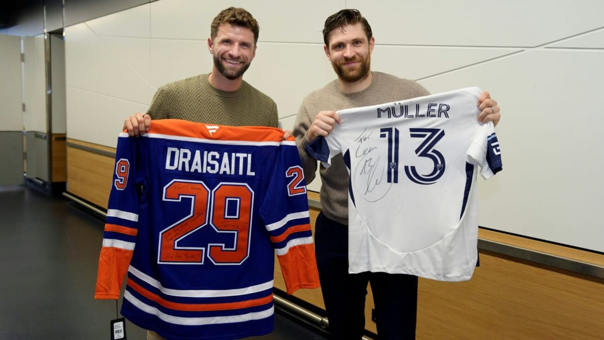 Müller und Draisaitl beim Trikottausch in Vancouver