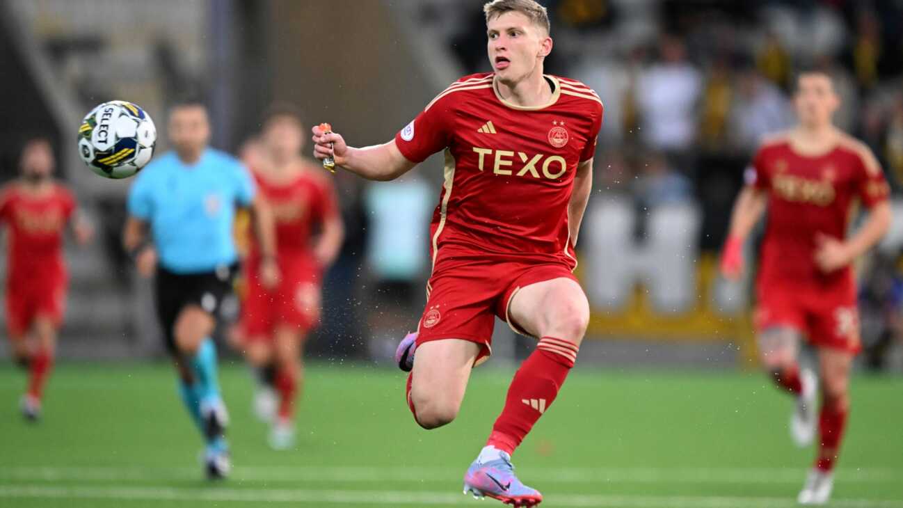 Schottland: Fan wirft Sitzschale - und trifft eigenen Spieler