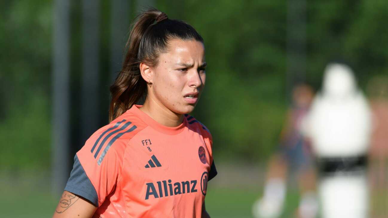 Nach einem Jahr: Oberdorf absolviert erstes Spiel für Bayern