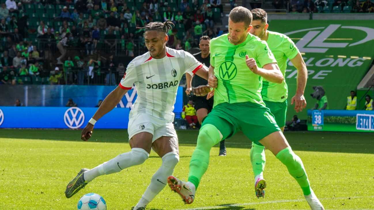 In Überzahl: Freiburg siegt und träumt von Europa