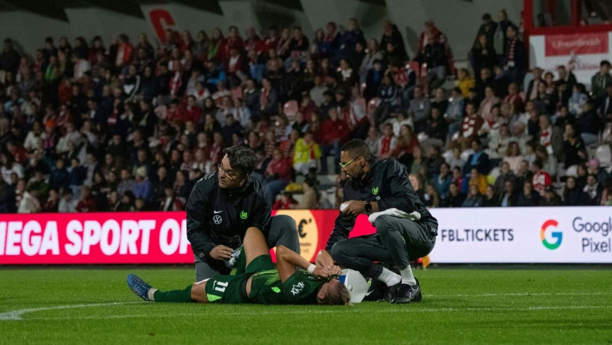 Sorgen um Popp: Wolfsburg rettet sich spät in Köln