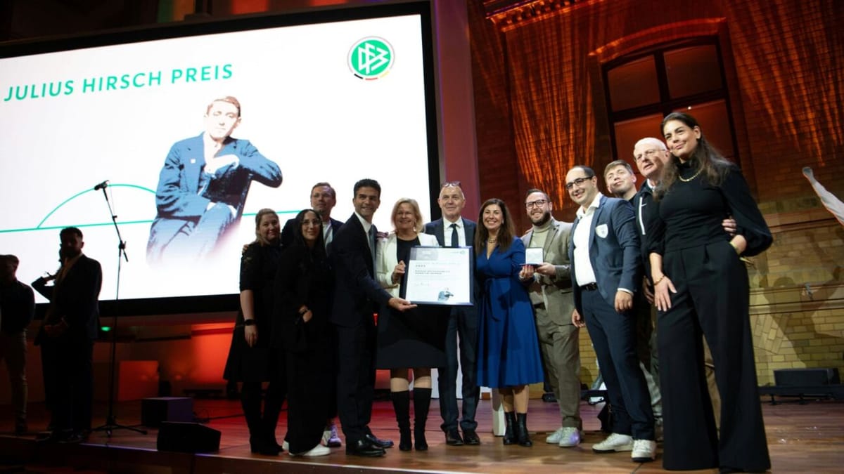 DFB vergibt Julius Hirsch Preis an Elftklässler