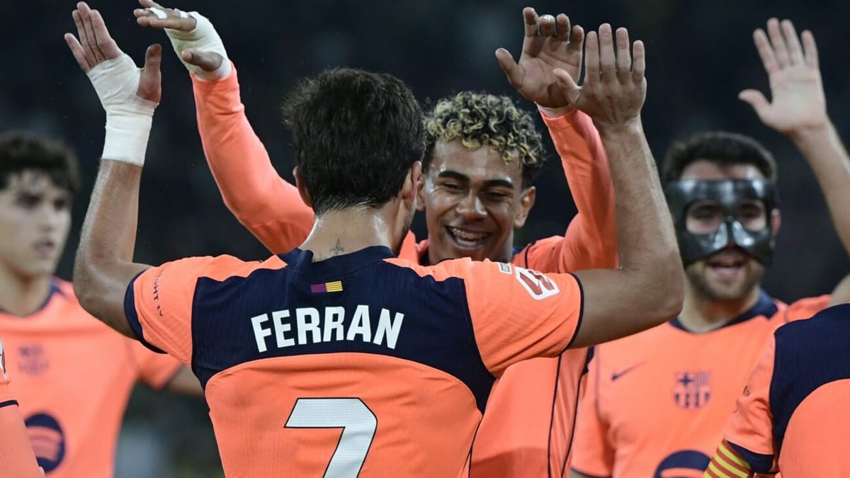 Dreierpack Ferran Torres: Barcelona baut Tabellenführung aus