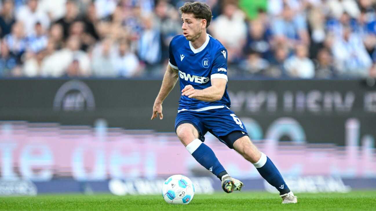 Hertha holt Jensen aus Karlsruhe