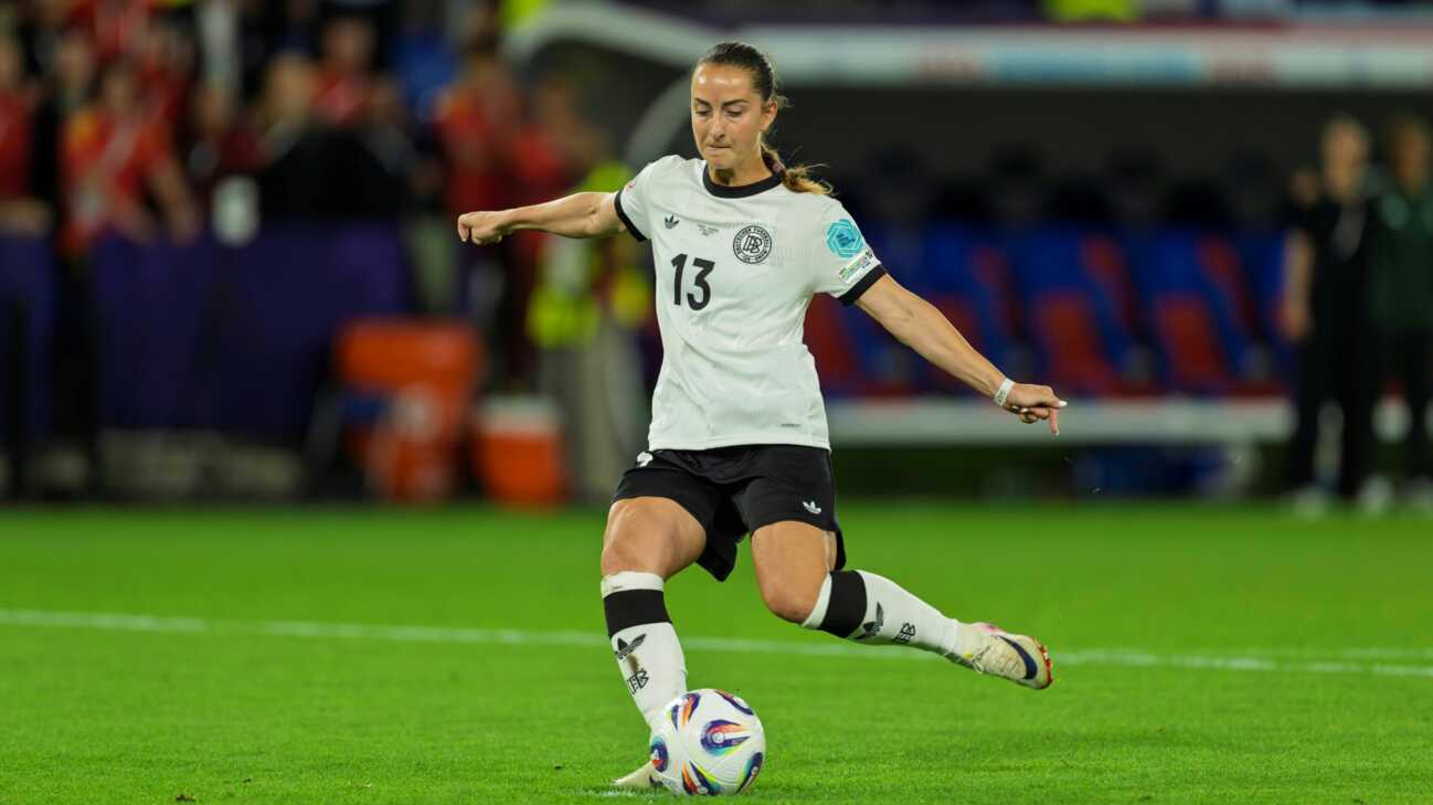 DFB-Frauen mit drei Änderungen - Däbritz beginnt erstmals