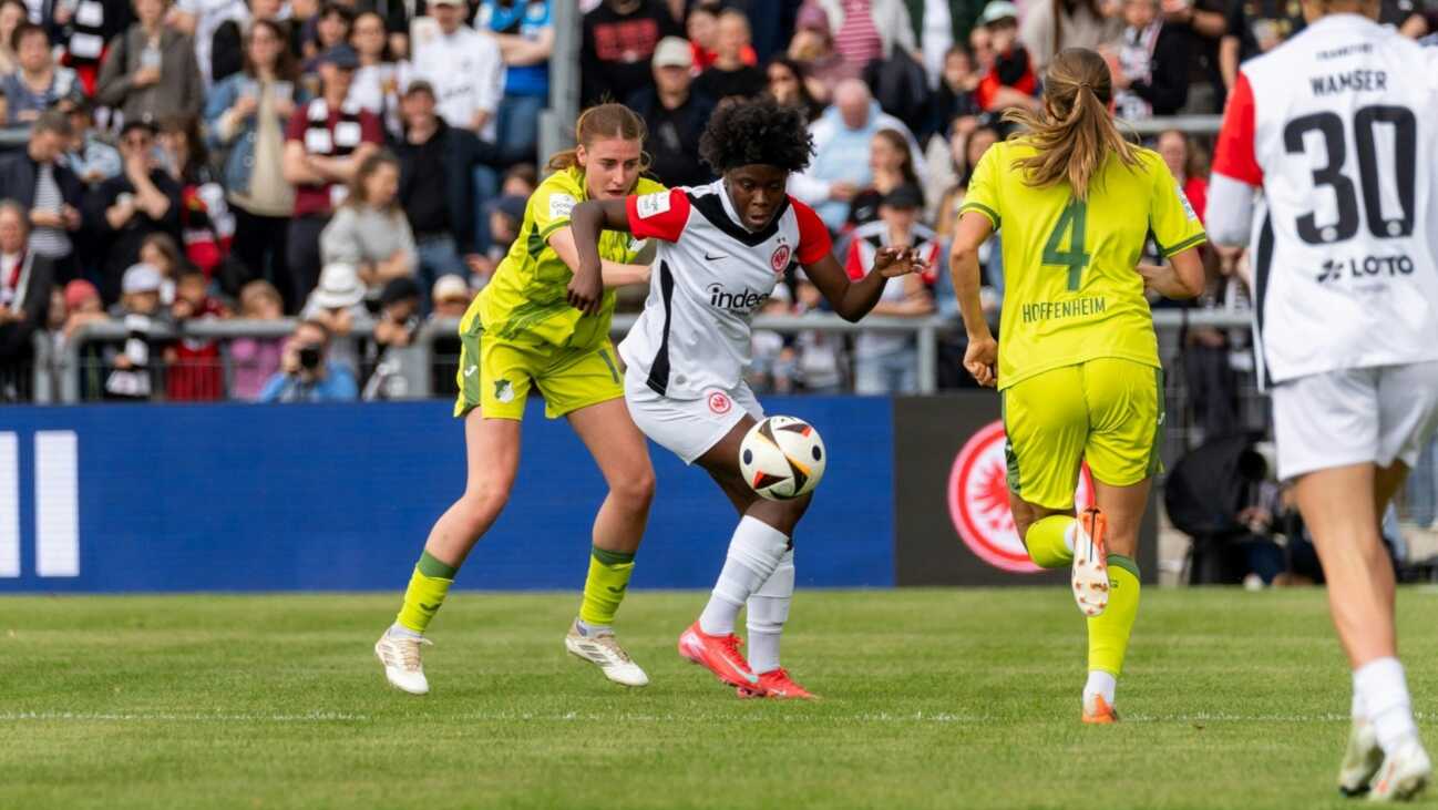 Anyomi überragt: Frankfurt bleibt an Wolfsburg dran