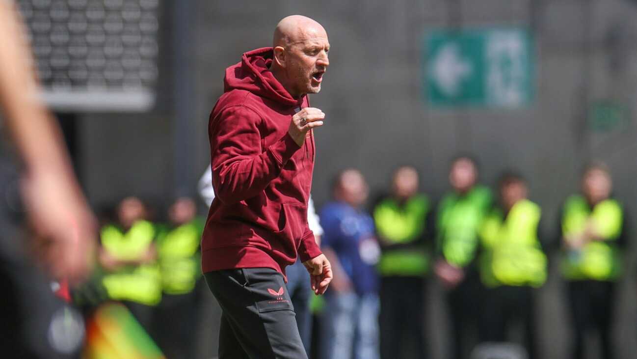 Bei Lieberknecht-Debüt: FCK bleibt oben dran