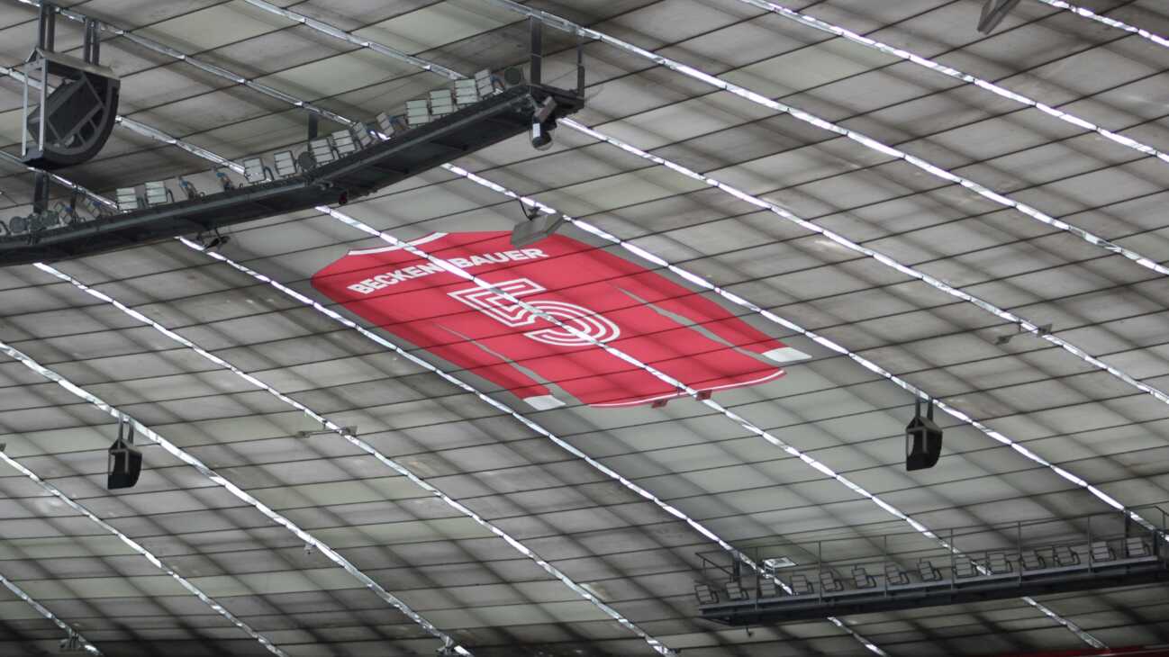 Mit Verspätung: "Franz-Beckenbauer-Platz 5" an der Arena