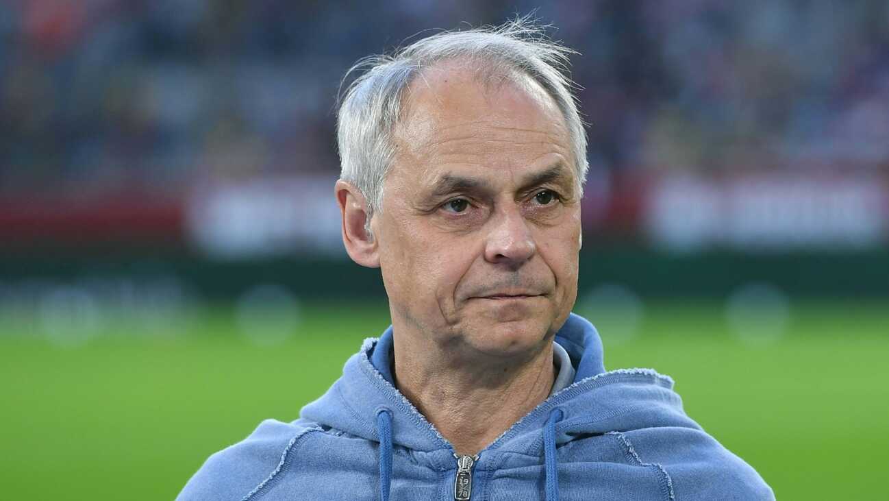 S04-Legende Thon gespannt auf Trainersuche