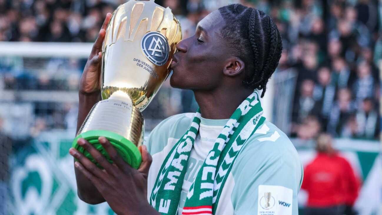 Werder Bremen stattet Talent Karim Coulibaly mit Profivertrag aus