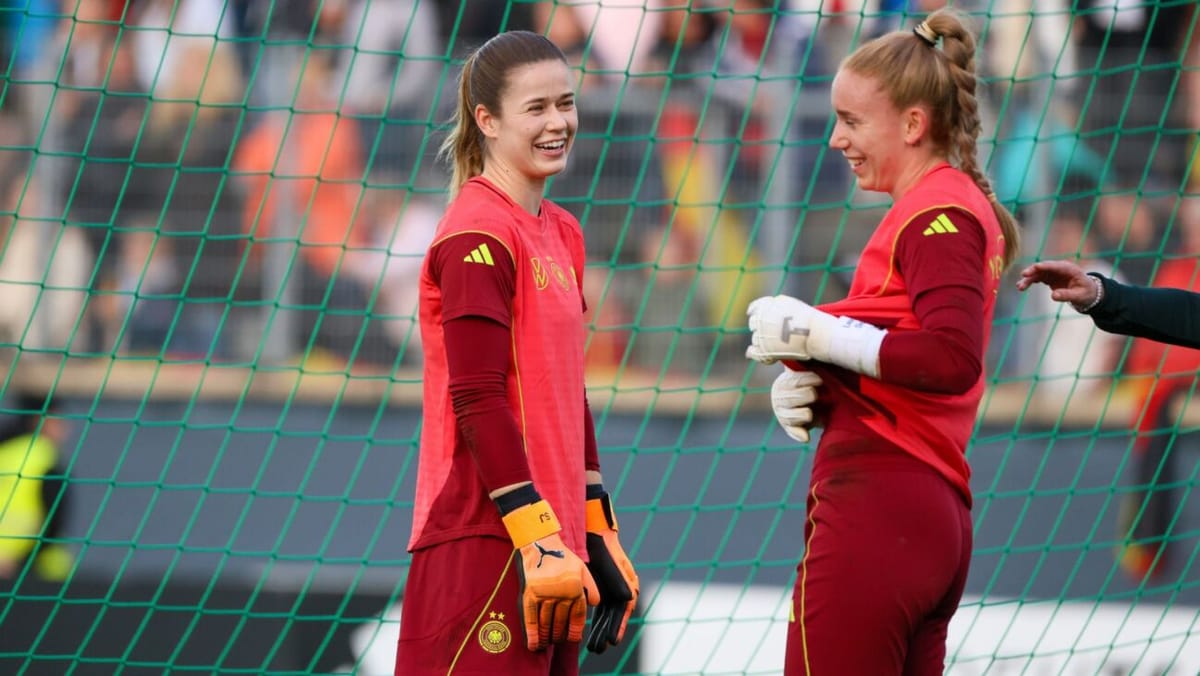 DFB-Frauen mit Johannes im Tor gegen Frankreich