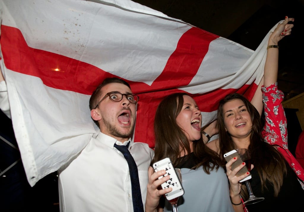 Ab K.o.-Runde: Längere Öffnungszeiten für britische Pubs