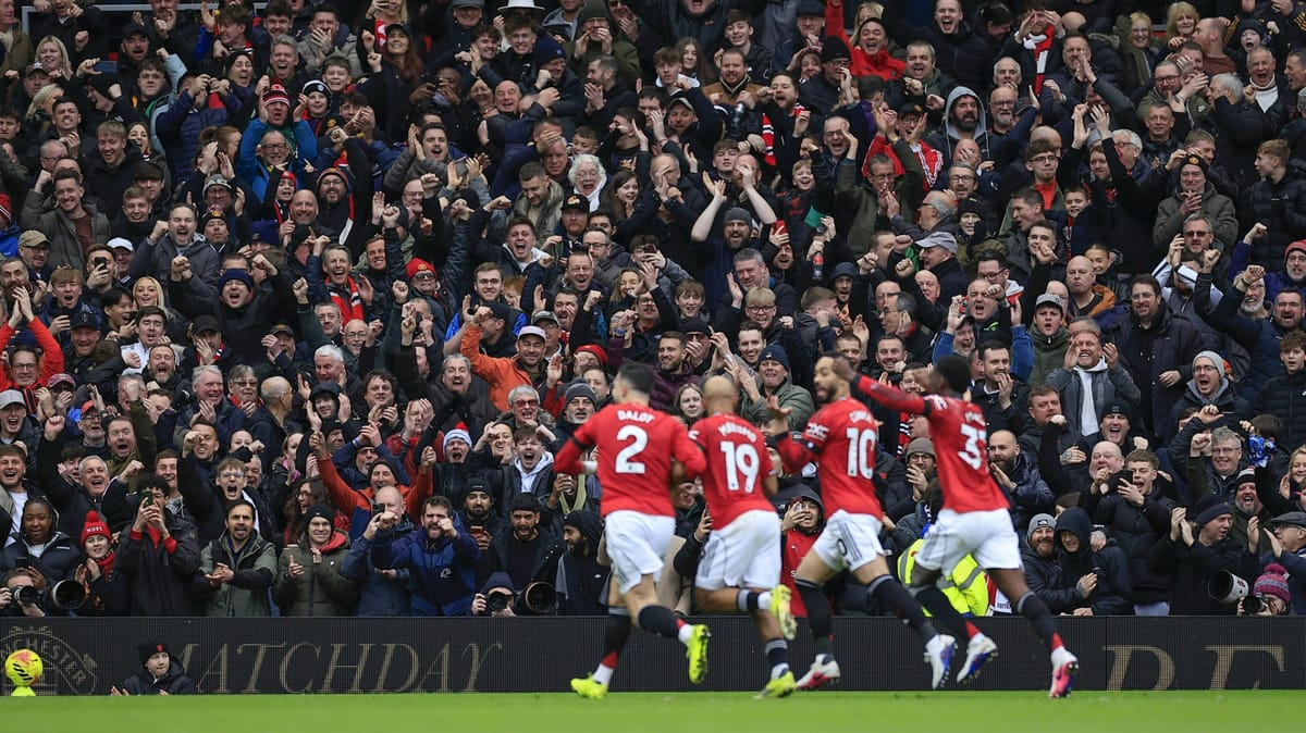 "Schere in Sicht": ManUnited will zotteligen Fan erlösen