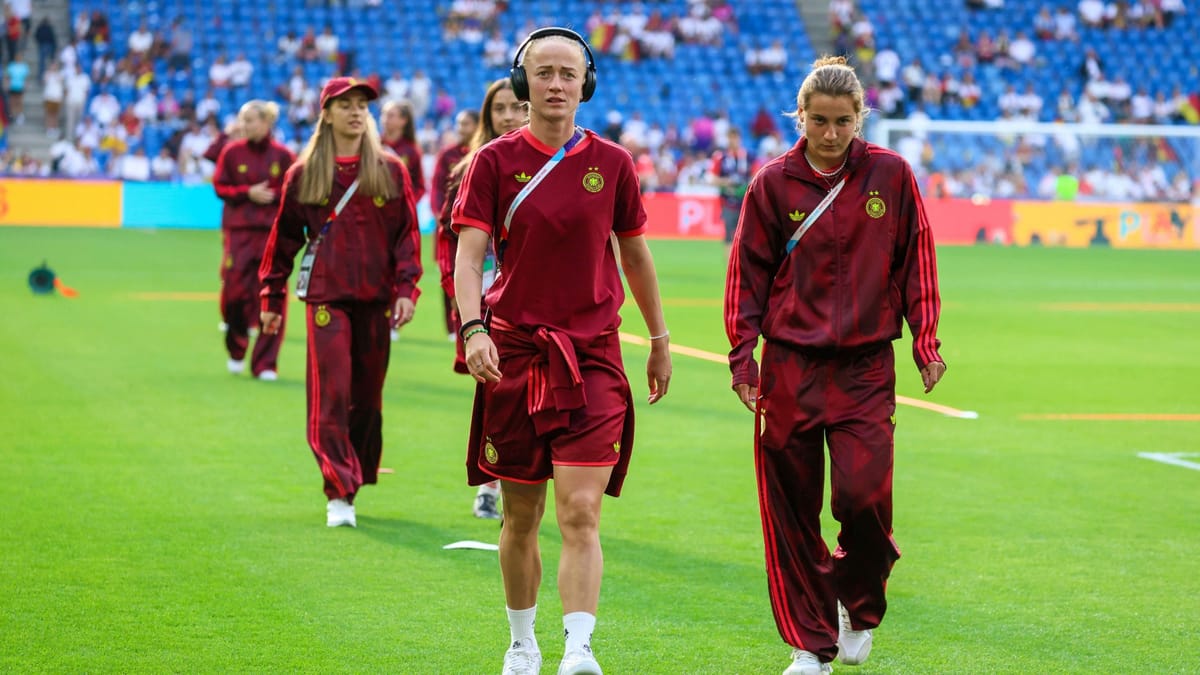 WM-Quali: DFB-Frauen mit Wamser, Schüller und Kleinherne