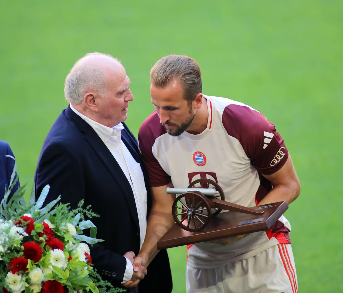 Hoeneß redet öffentlich über Kane – und zeigt, wer bei Bayern wirklich die Macht hat