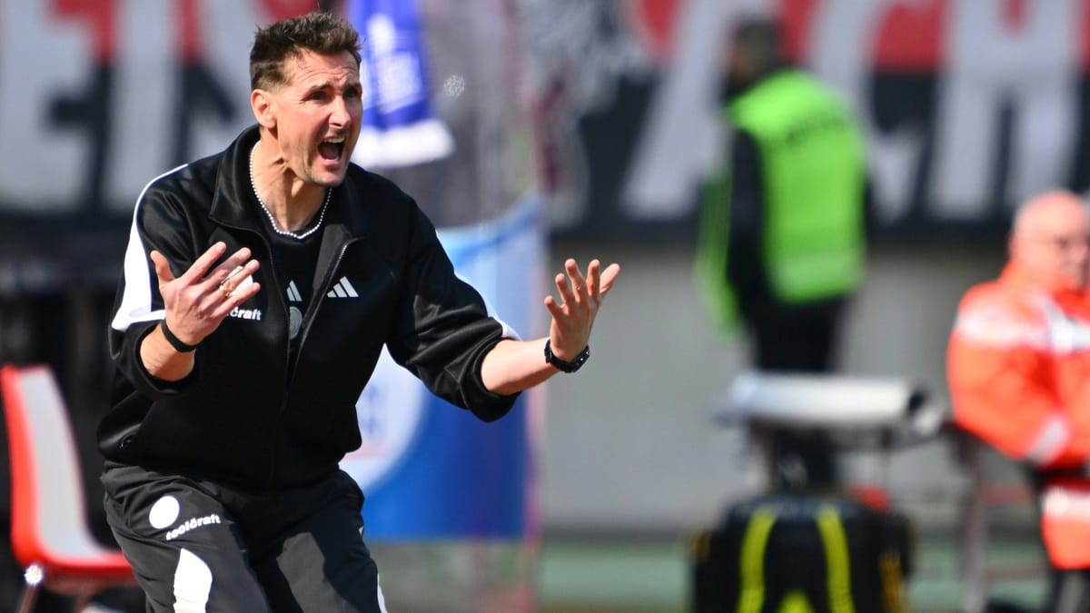 Klose stoppt Kaiserslautern: FCK muss abreißen lassen