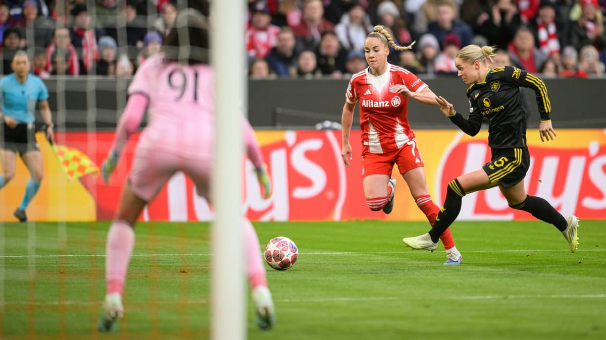 Später Doppelschlag: Bayern im Halbfinale
