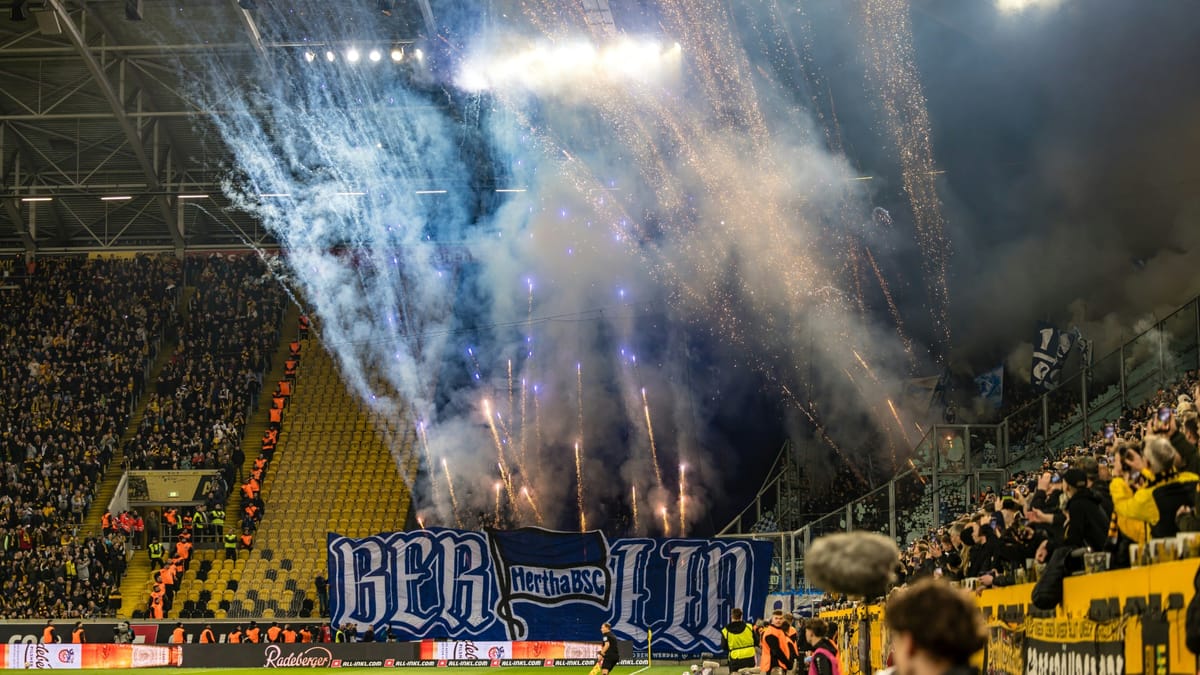 Eklat in Dresden: Spiel nach Fan-Krawallen unterbrochen