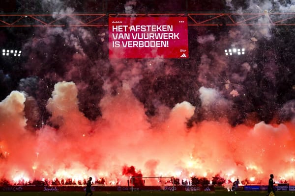 Ajax Amsterdam hat die Kontrolle über die radikalsten Pyro-Fans längst verloren