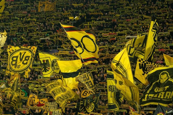 Wie die "Gelbe Wand" beim BVB zu ihrem Namen kam