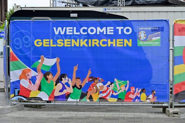 Gelsenkirchen verspottet, Ronaldo kommt trotzdem