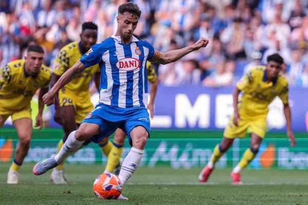 Nottingham Forest und Brighton kämpfen um Javi Puado